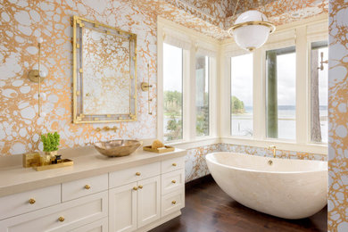 Inspiration for a modern master bathroom remodel in New York