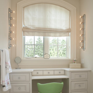Glamorous Make-up Vanity