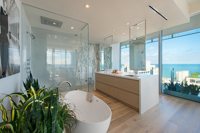 Example of a trendy bathroom design in Miami