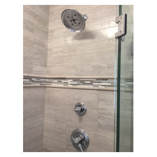 Glass tile accent band in shower - Traditional - Bathroom - Richmond ...