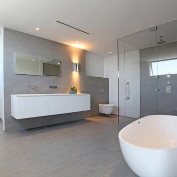 Grandview Drive Hollywood Hills modern home primary bathroom