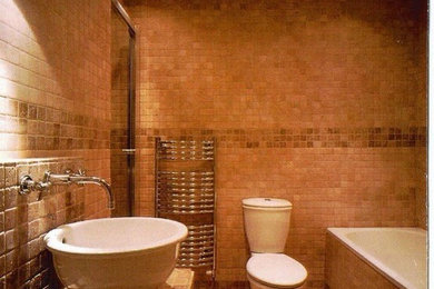 エディンバラにあるコンテンポラリースタイルのおしゃれな浴室の写真