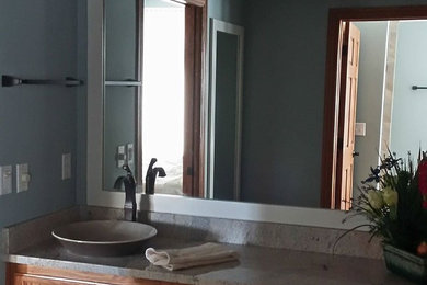 Inspiration for a contemporary bathroom remodel in Milwaukee