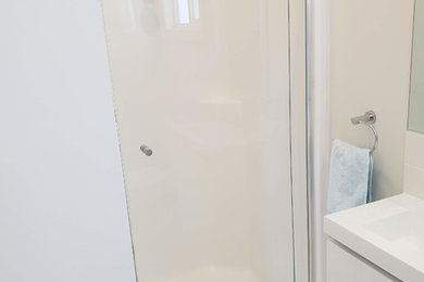 メルボルンにあるトラディショナルスタイルのおしゃれな浴室の写真