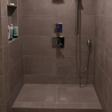 Grey Horizontal Wall Tile in Shower