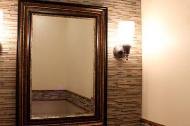 Example of a transitional bathroom design in Sacramento