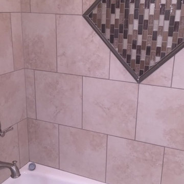 Guest Bathroom with tile design