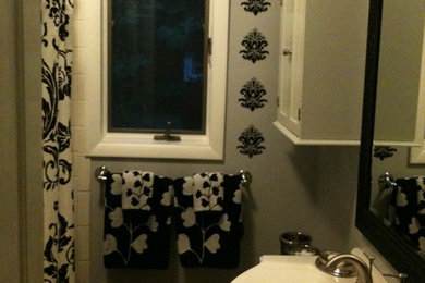 Small elegant bathroom photo in Philadelphia with gray walls