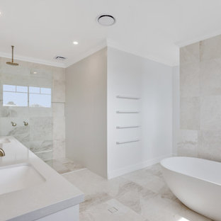 75+ Badezimmer mit beiger Wandfarbe und gelber Waschtischplatte Ideen