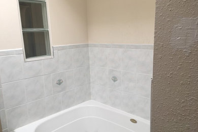 Imagen de cuarto de baño principal tradicional de tamaño medio