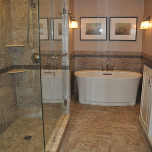 75+ Bäder mit Zink-Waschbecken/Waschtisch und Falttür-Duschabtrennung