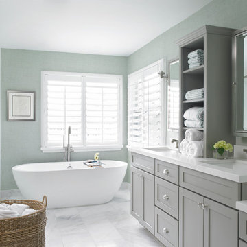 75 Bathroom With Gray Cabinets Ideas You Ll Love May 2022 Houzz - Best Dark Grey Paint For Bathroom Vanity