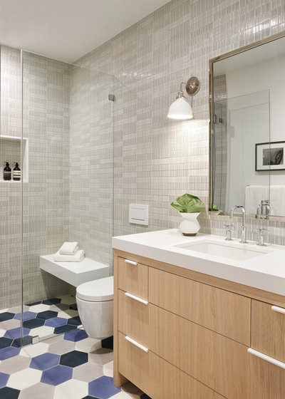 トランジショナル 浴室 by Holly A. Kopman Interior Design