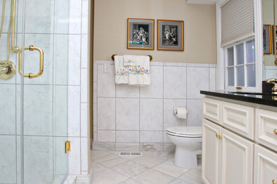 This is an example of a modern bathroom in Louisville.