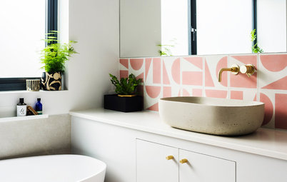 17 Fresh Ideas for Adding Summery Tiling to Your Bathroom