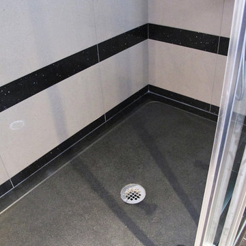 Hi-class master bathroom