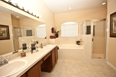Example of a bathroom design in Tampa