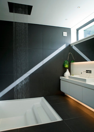 Contemporary Bathroom by Lipton Plant Architects