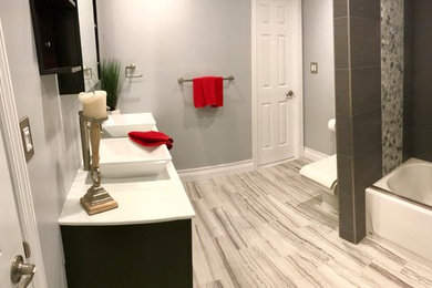 Example of a mid-sized trendy master bathroom design in New York