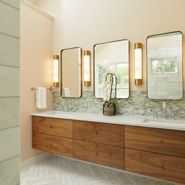 https://www.houzz.com/hznb/photos/holloway-mid-century-modern-farmhouse-midcentury-bathroom-grand-rapids-phvw-vp~152334869