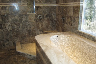 他の地域にある高級な広いアジアンスタイルのおしゃれな浴室の写真