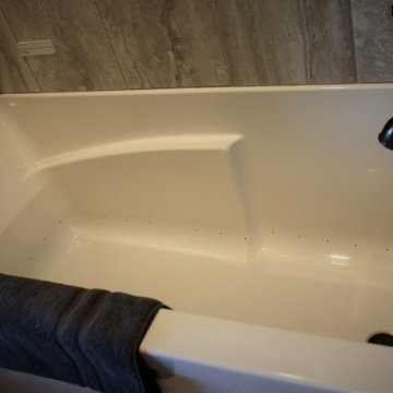 Home Spa Air Baths with Tile Surround