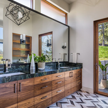Hood River Scenic Modern