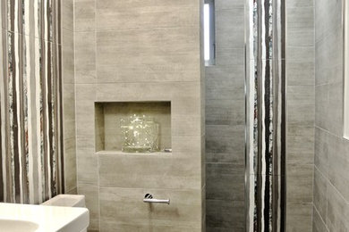 サンフランシスコにあるコンテンポラリースタイルのおしゃれな浴室の写真