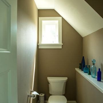 House of Turquoise Water Closet