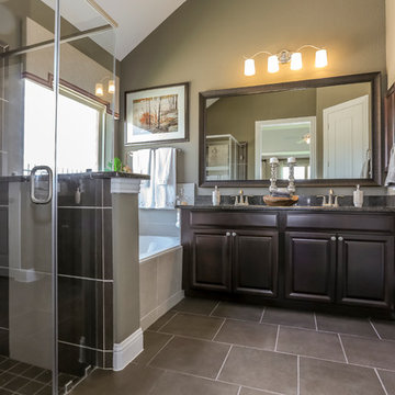 Houston, Texas | Miramesa - Premier Laurel Owner's Bathroom