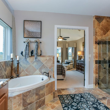 Houston, Texas | Pine Country - Classic Princeton Owner's Bathroom