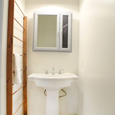 Farmhouse bathroom photo in Columbus with a pedestal sink