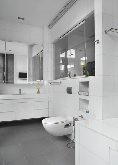 Modern Bathroom by Design Point Interiors Pte Ltd