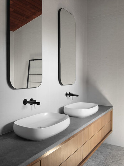 Midcentury Bathroom by Dieppe Design