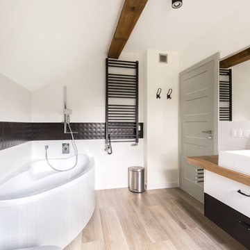 Interior 5-Panel Shaker Doors