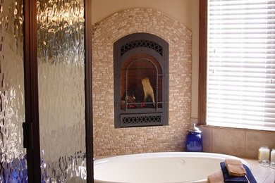 デトロイトにあるトラディショナルスタイルのおしゃれな浴室の写真