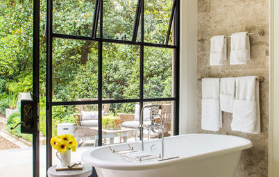 10 hjem: Så forskellige kan badeværelser med sorte vinduer se ud