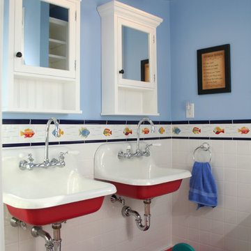 Isle of Palms Beachfront Kid's Bathroom