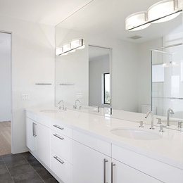 https://www.houzz.com/photos/jack-and-jill-bathroom-contemporary-bathroom-san-francisco-phvw-vp~22944