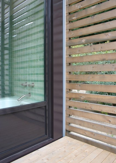 Contemporary Bathroom by Fougeron Architecture FAIA