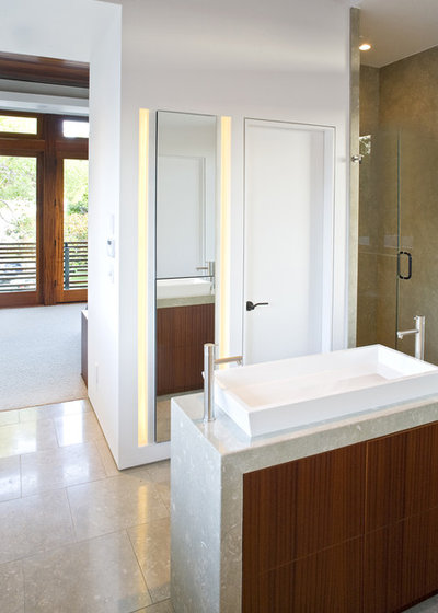 Modern Bathroom by Architects Magnus