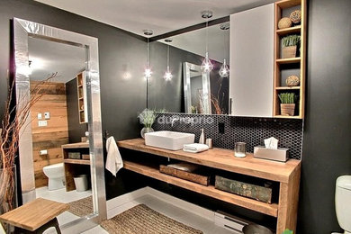 Bathroom - industrial bathroom idea in Montreal