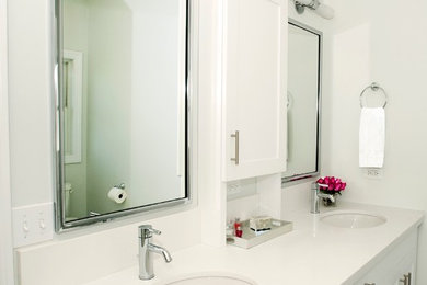 Modelo de cuarto de baño principal clásico renovado grande con armarios estilo shaker