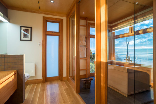 Bathroom by Arthouse Architects