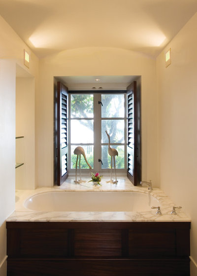 Contemporary Bathroom by Sutton Suzuki Architects