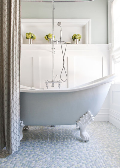 トラディショナル 浴室 by Kelly Scanlon Interior Design
