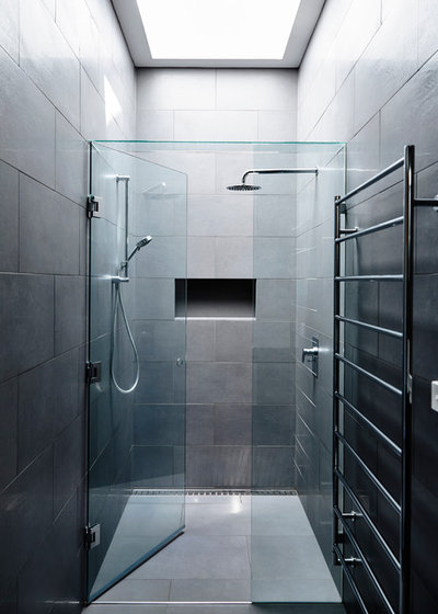 Modern Bathroom by Adie Courtney Architect