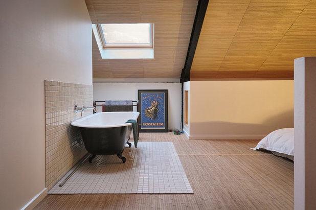Traditional Bathroom by MCAS - Max Capocaccia Architecture Studio
