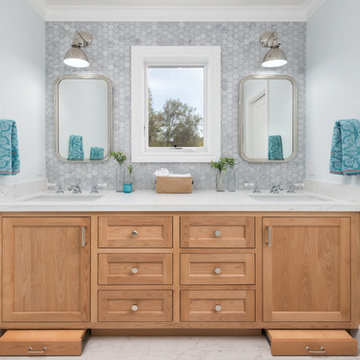 Knoll - Transitional Kid's Bathroom
