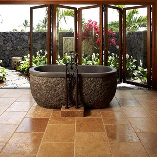 Esempio di una stanza da bagno tropicale